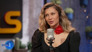 Lora, la &ldquo;Invitatul de 12&rdquo;, duminică, la Kanal D2 si Radio Impuls. &ldquo;Tot timpul &icirc;mi recondiționez ținutele pentru că după fiecare concert cad pietrele de pe haine sau se mai rupe c&acirc;te ceva&rdquo;