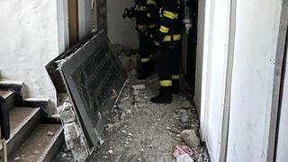 Explozie &icirc;ntr-un bloc de pe Șoseaua Berceni din Bucureşti. O persoană este rănită.  40 de oameni au fost evacuaţi