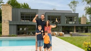 Tăticul norocos a câștigat o casă de 4 milioane de euro, după ce a donat doar 40 de euro: „Înainte am câștigat o cutie cu șase prăjituri”