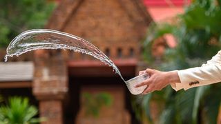 VIDEO- "Boala apei" pune &icirc;n pericol locuitorii din Buzău. Principalele simptome: amețeli, dureri de cap, grețuri și vărsături, dar și anemie. Anunțul făcut de Direcția de Sănătate Publică