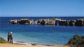 Plaja Green Head de l&acirc;ngă Perth