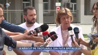 VIDEO - A născut pe trotuarul din fața spitalului