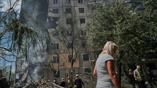 Cel puțin șase persoane au fost ucise de două rachete rusești care au lovit orașul Kryvyi Rih din sudul Ucrainei.