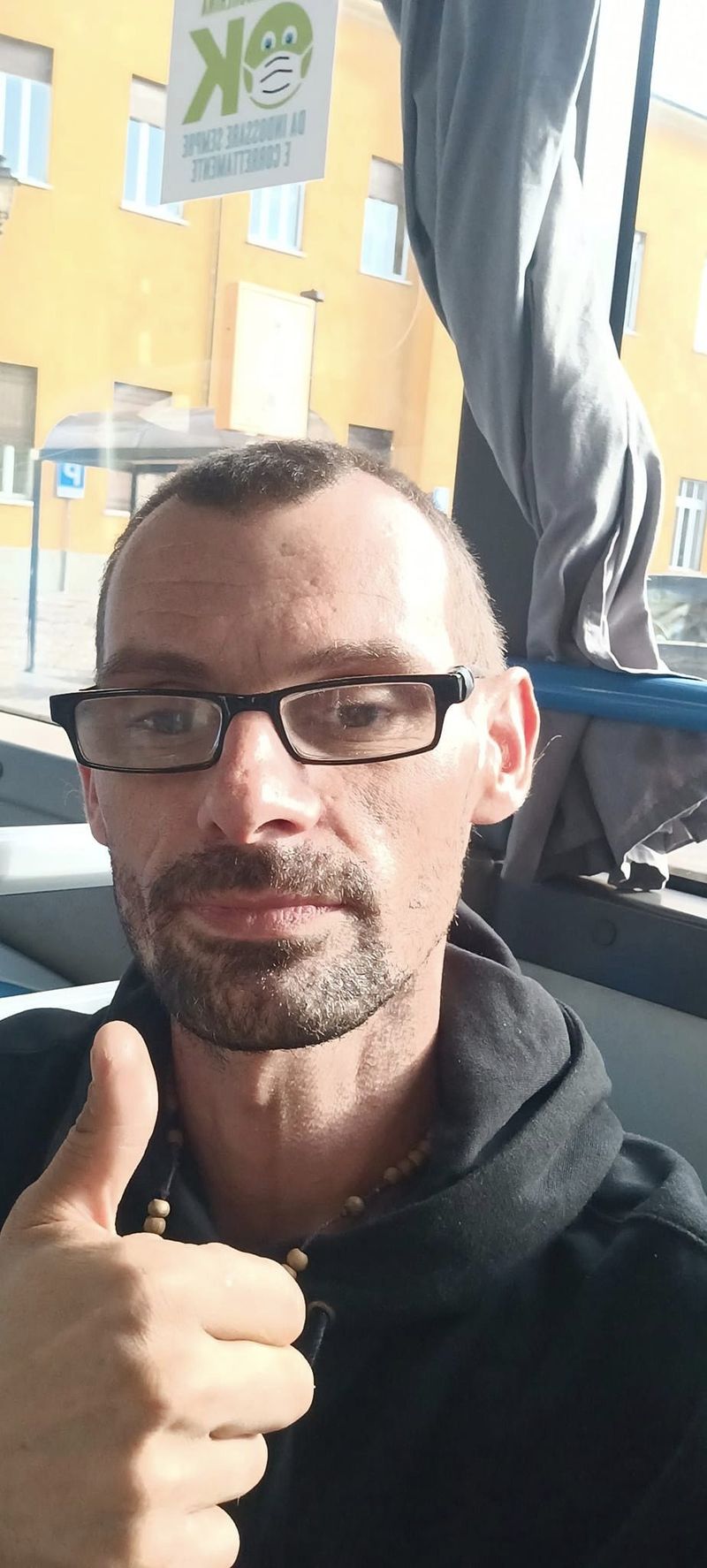 Povestea bărbatului care și-a pierdut casa, locul de muncă și apoi a ajuns pe străzi. Incredibil ce i-a salvat viața