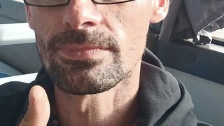 Povestea bărbatului care și-a pierdut casa, locul de muncă și apoi a ajuns pe străzi. Incredibil ce i-a salvat viața