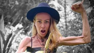 O influenceriță vegană a murit, după ce s-a înfometat. Rusoaica promova o dietă pe bază de fructe exotice: „Părea deja epuizată”