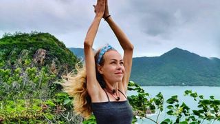 O influenceriță vegană a murit, după ce s-a &icirc;nfometat. Rusoaica promova o dietă pe bază de fructe exotice: &bdquo;Părea deja epuizată&rdquo;