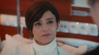 În această seară, de la ora 20:00, în “Melek”, la Kanal D,  Omer nu renunță la Defne