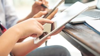 12 din 71 de tablete furate au fost recuperate