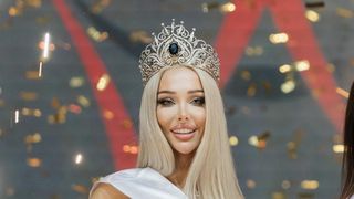 Incredibil ce răspuns a avut Miss Moscova la  &icirc;ntrebarea "care este capitala Rom&acirc;niei?". Momentul a fost difuzat live la TV