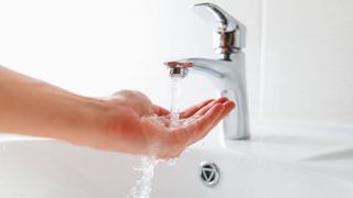 Trei sectoare din București răm&acirc;n fără apă caldă. &Icirc;n ce zone au loc lucrările?