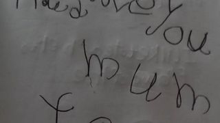 Biletul scris de băiatul de 5 ani, &icirc;nainte de tragicul eveniment.