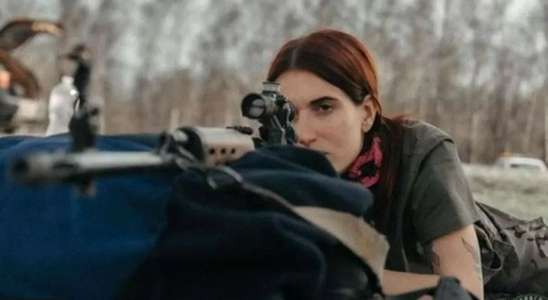 Evgeniya Emerald spune că munca de lunetist este o formă de război deosebit de brutală.