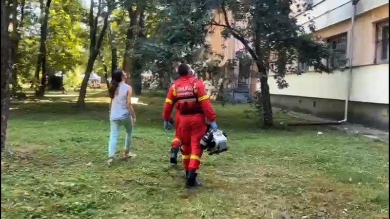 Un student din Timișoara s-a intoxicat cu vaporii dezinsectiei din cămin. A sunat la 112, după ce nu a mai putut să respire / În ce stare este tânărul?