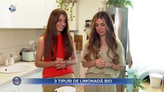 VIDEO - Rețetă delicioasă de limonadă. Cos&acirc;nzenele, tinerele influencer cunoscute pentru minunile făcute &icirc;n bucătărie, ne &icirc;nvață cum să facem trei tipuri de limonadă bio
