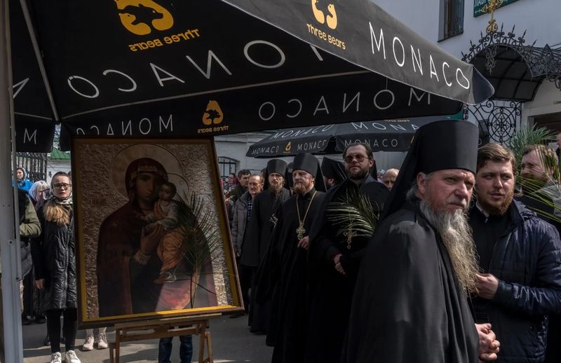 Ilya Solkan a fost preot paroh într-un mic sat ucrainean de lângă capitala Kiev.