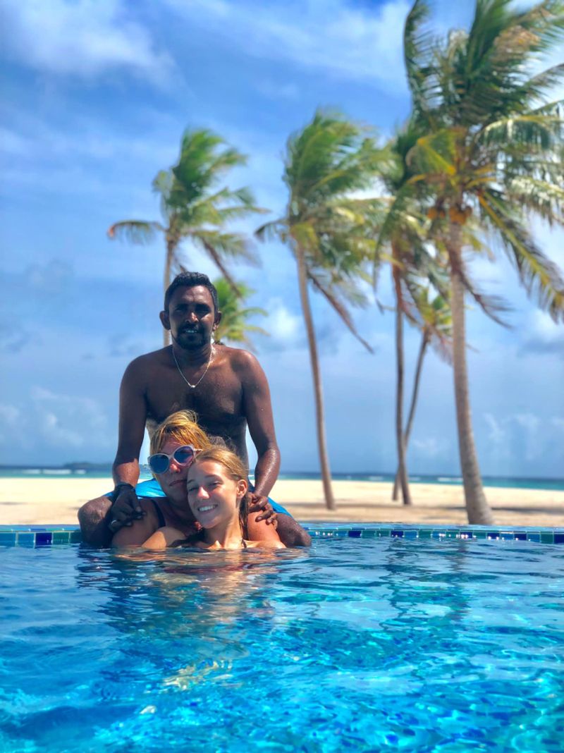 Povestea unei îngrijitoare care a ajuns patroană de pensiune în Maldive. Femeia de 51 de ani se bucură de un adevărat succes. „Sunt fericită cu 800 euro pe lună”