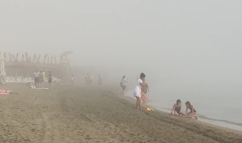  Fenomen meteo neobișnuit pe plajele din România: Nu se vedea nimic la doi metri în față