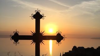 VIDEO- Un român a fost împușcat pe Muntele Athos. Motivul pentru care preotul român a recurs a acest gest