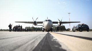 90 de pompieri rom&acirc;ni au plecat astăzi &icirc;n Grecia. Alți pompieri care au luptat &icirc;mpotriva incendiilor din Republica Elenă se &icirc;ntorc acasă