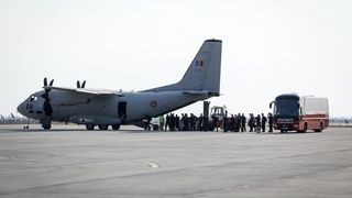 90 de pompieri rom&acirc;ni au plecat astăzi &icirc;n Grecia. Alți pompieri care au luptat &icirc;mpotriva incendiilor din Republica Elenă se &icirc;ntorc acasă
