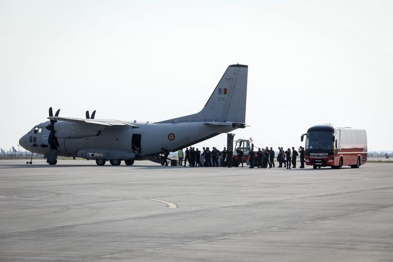 90 de pompieri români au plecat astăzi în Grecia. Alți pompieri care au luptat împotriva incendiilor din Republica Elenă se întorc acasă