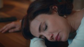 În această seară, de la ora 20:00, în “Melek”, la Kanal D, Melek, renegată de tatăl ei