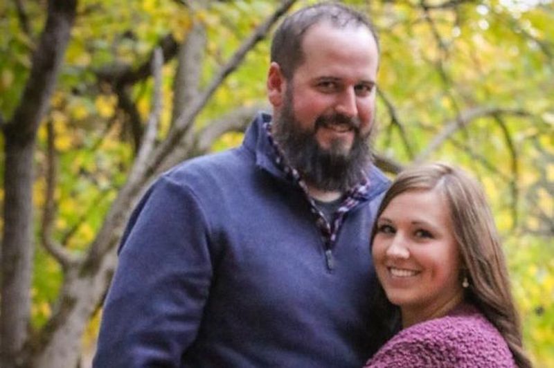 O tânără mămică s-a stins din viață după ce a băut doi litri de apă în mai puțin de 20 de minute. Concluzia medicilor: s-a intoxicat cu apă