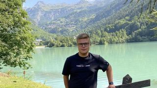 Tragedie într-o familie de români din Italia. Devis s-a stins din viață într-un accident pe șoseaua de centură din Torino. „Rămâi în pace, înger blând”