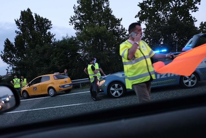 Tragedie într-o familie de români din Italia. Devis s-a stins din viață într-un accident pe șoseaua de centură din Torino. „Rămâi în pace, înger blând”