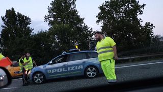 Tragedie într-o familie de români din Italia. Devis s-a stins din viață într-un accident pe șoseaua de centură din Torino. „Rămâi în pace, înger blând”