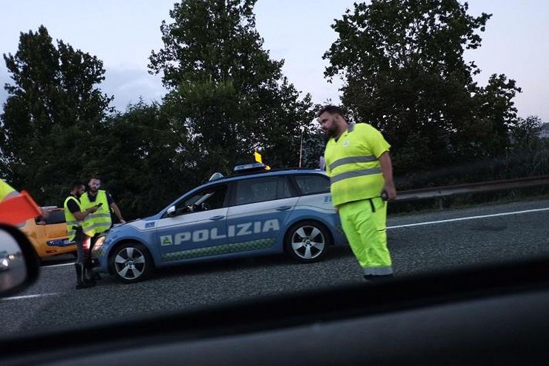 Tragedie într-o familie de români din Italia. Devis s-a stins din viață într-un accident pe șoseaua de centură din Torino. „Rămâi în pace, înger blând”