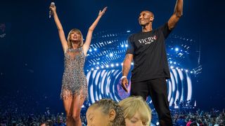 Kobe Bryant, s-a declarat &icirc;ntotdeauna fanul lui Taylow Swift