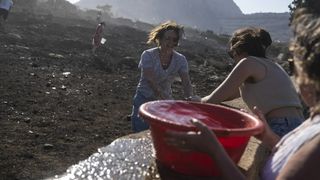 Incendiile au alungat turiștii &icirc;n zonele greu &icirc;ncercate din Grecia și Italia.