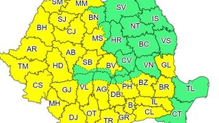 Vremea se schimbă radical &icirc;n Rom&acirc;nia! Zonele lovite de ploi torențiale, grindină și vijelii. 19 județe intră sub avertizări cod galben și portocaliu de vreme severă