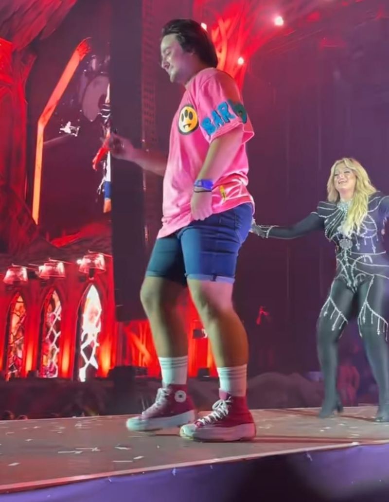 Alex Boariu alături de Bebe Rexha