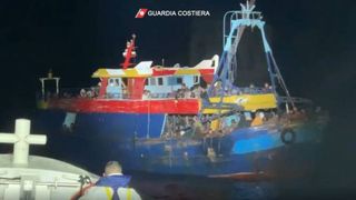 Două ambarcațiuni cu migranți care au plecat din portul Sfax, un punct critic al crizei migrației din Tunisia, s-au scufundat s&acirc;mbătă &icirc;n drum spre Europa.