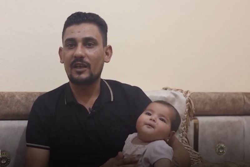 Khalil al-Sawadi, tatăl adoptiv al bebelușului