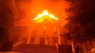 Rusia a lansat 70 de rachete și drone peste Ucraina. Universitatea din Doneţk a fost cuprinsă de flăcări în urma loviturilor cu muniție cu dispersie