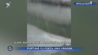 VIDEO - O furtună devastatoare a lovit Rom&acirc;nia: Acoperișurile au fost smulse și aruncate pe șosele, iar copacii au fost scoși din păm&acirc;nt