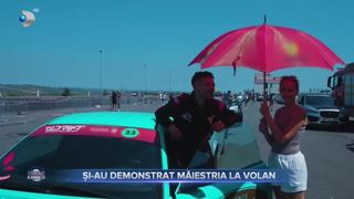 VIDEO - Pasionații de drift au avut șansa să învețe de la cei mai buni profesioniști. Zeci de șoferi au participat la competiția de drift organizată pe circuitul din Cerghid, județul Mureș