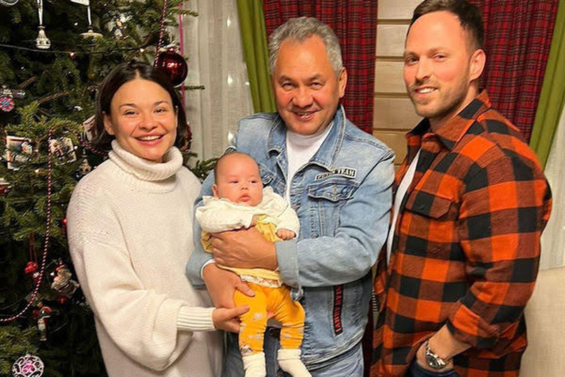 Ksenia Șoigu și Alexei Stolyarov s-au cunoscut în 2019 și fiica lor s-a născut doi ani mai târziu. 