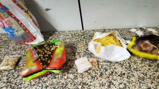 Descoperire făcută de agenții de poliție la Aeroportul Otopeni &icirc;n pungile cu cereale ale unor femei din Rom&acirc;nia