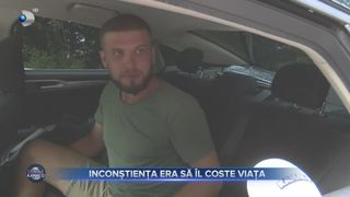 VIDEO- Inconștiența era să îl coste viața. Un bărbat era pe cale să își piardă viața, după ce ursul pe care a vrut să îl hrănească aproape l-a atacat. Bărbatul tarversa Transfăgărășanul împreună cu prietenii.