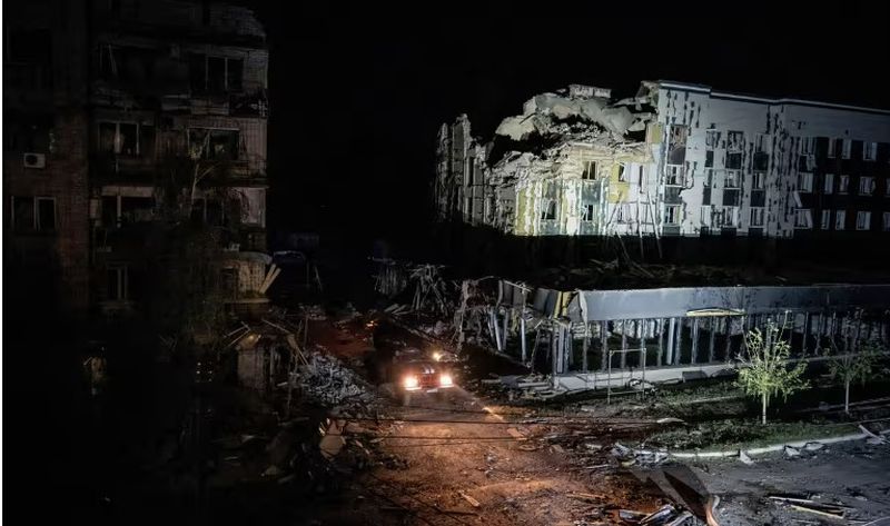 Clădire distrusă în atacurile rușilor în Ucraina.