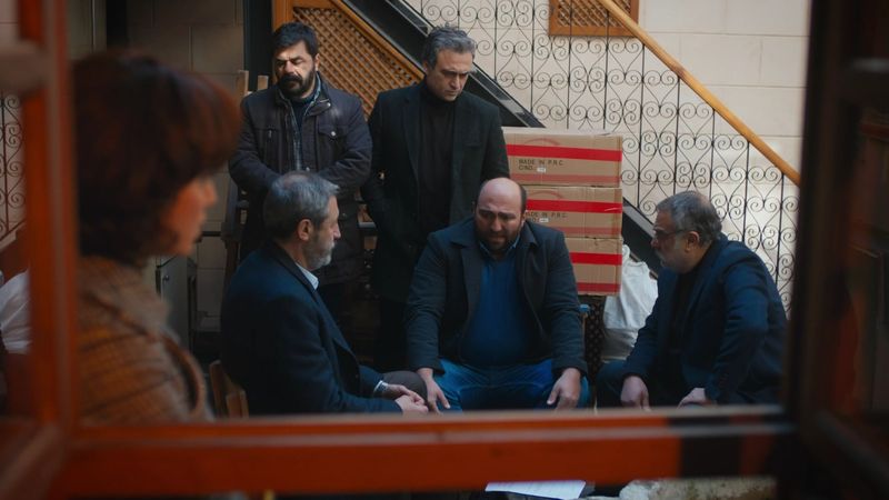 În această seară, de la ora 20:00, în “Melek”, la Kanal D,   Adnan nu renunță la Defne