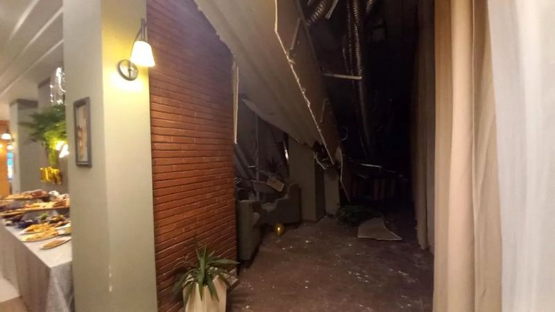 Momente de panică în timpul unui majorat la Băile Herculane. Tavanul s-a prăbușit peste ei: „M-am gândit că e cutremur''