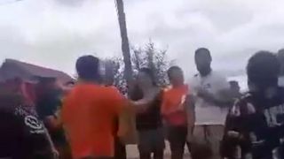 VIDEO - Scandal uriaș &icirc;n Satu Mare. Zeci de persoane s-au luat la bătaie. Imaginile surprinse de martori și de camerele de luat vederi