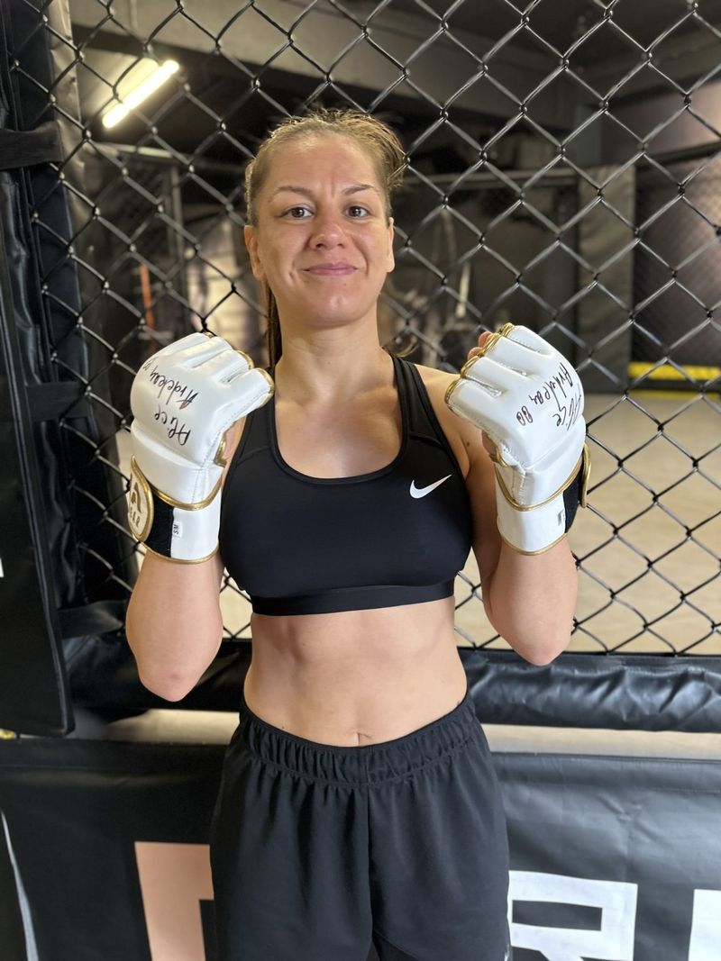 Alice Ardelean - campioană MMA