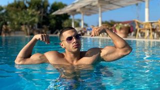 Gabriel Gabriș  - artist